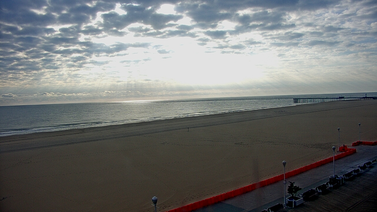 Thumbnail for current weather camera view from Plim Plaza Hotel in Ocean City, Maryland