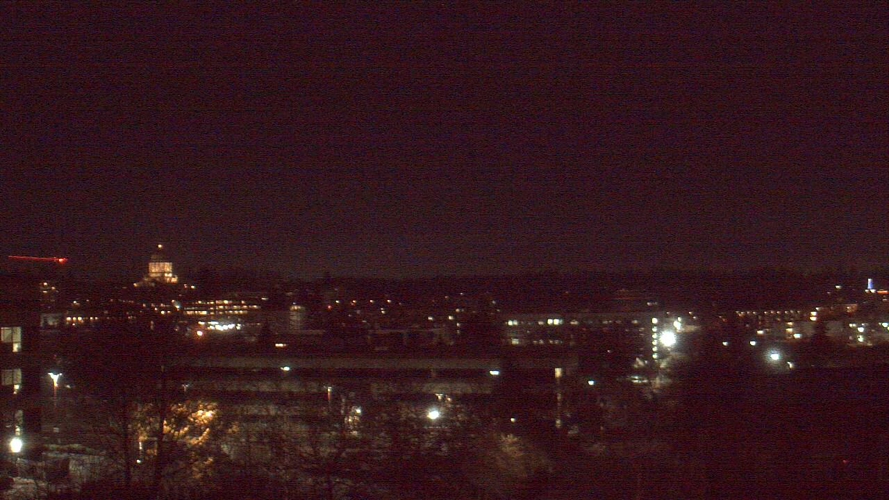 Thumbnail for current weather camera view from Avanti HS in Olympia, Washington
