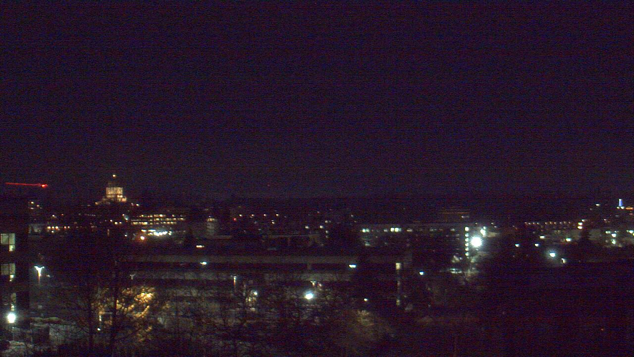 Thumbnail for current weather camera view from Avanti HS in Olympia, Washington