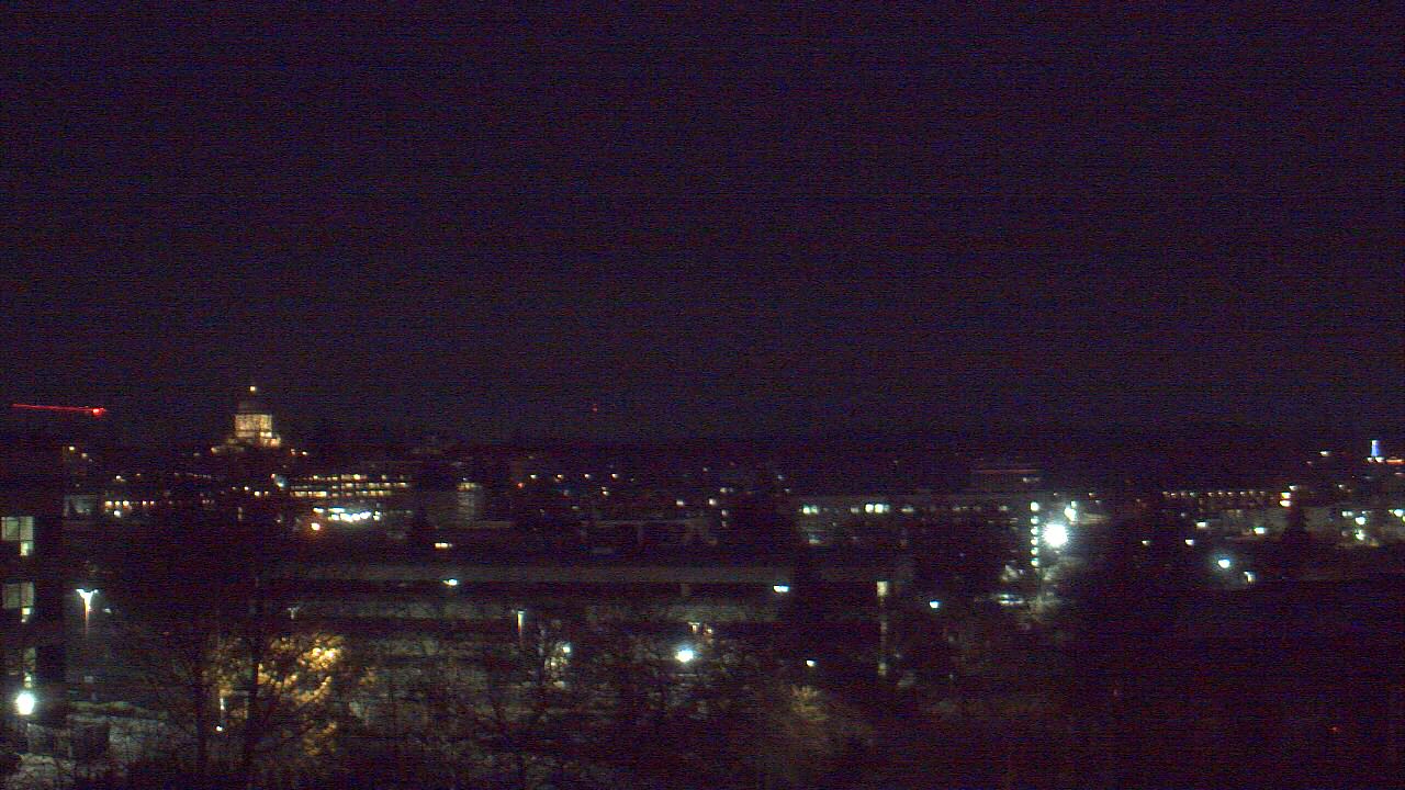 Thumbnail for current weather camera view from Avanti HS in Olympia, Washington