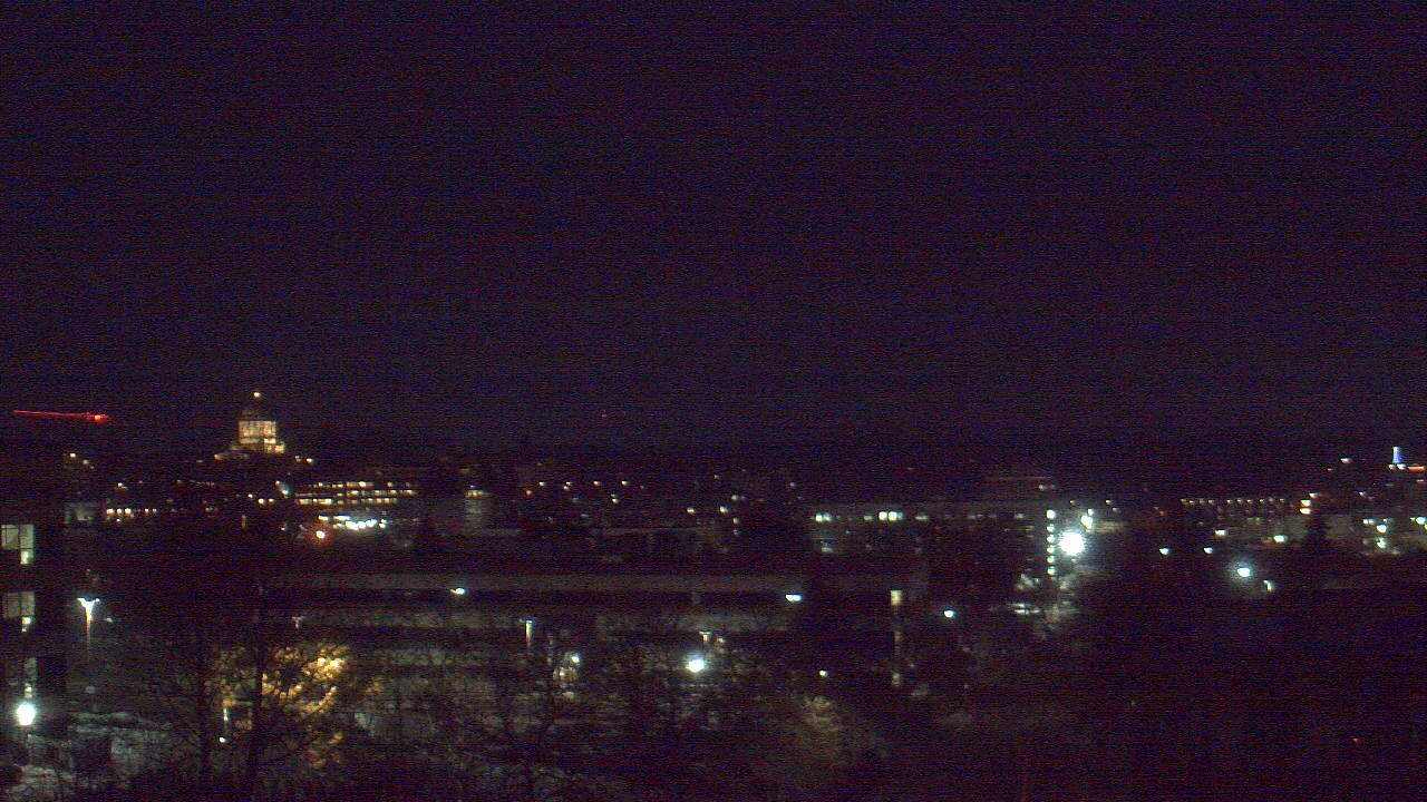 Thumbnail for current weather camera view from Avanti HS in Olympia, Washington