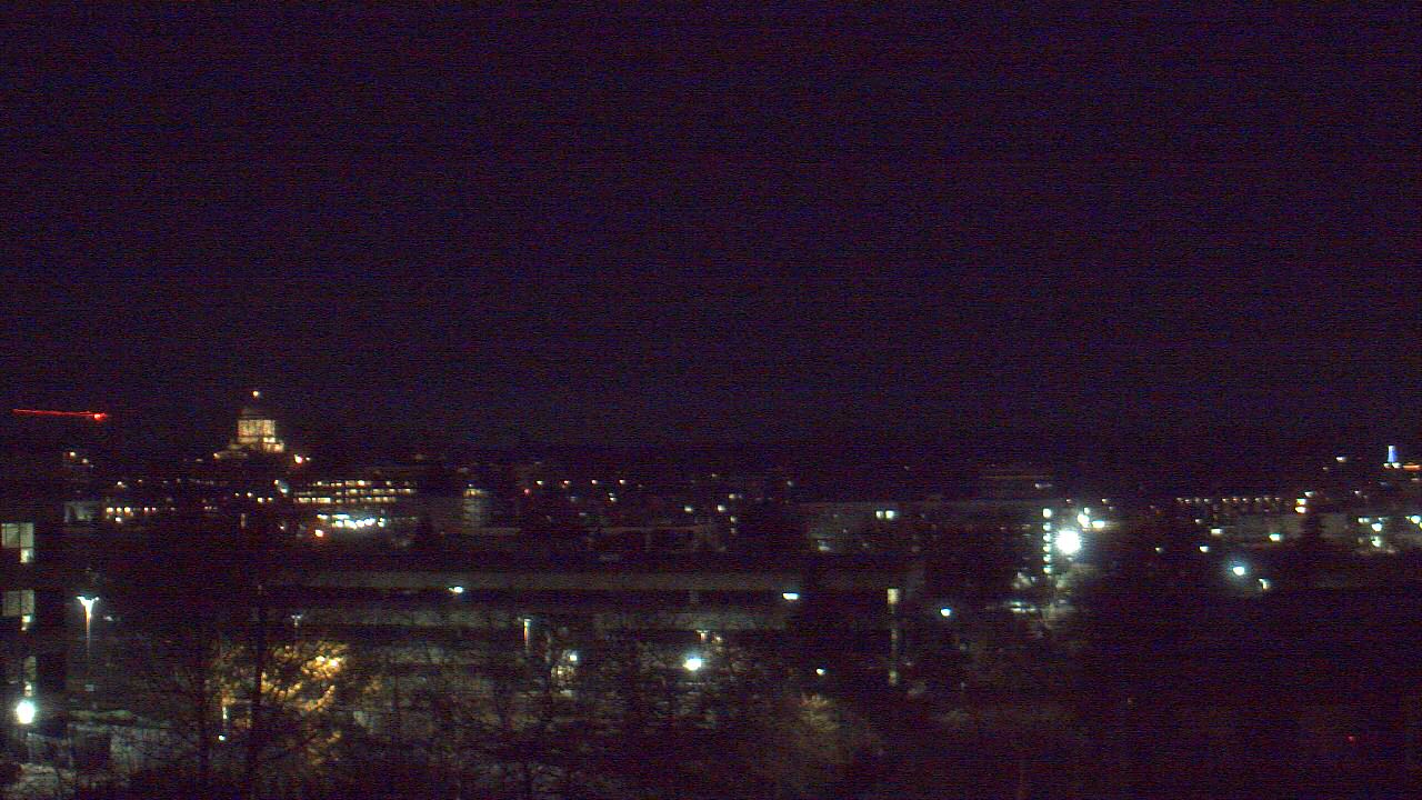 Thumbnail for current weather camera view from Avanti HS in Olympia, Washington