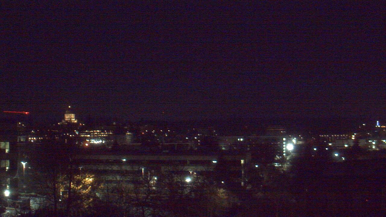 Thumbnail for current weather camera view from Avanti HS in Olympia, Washington