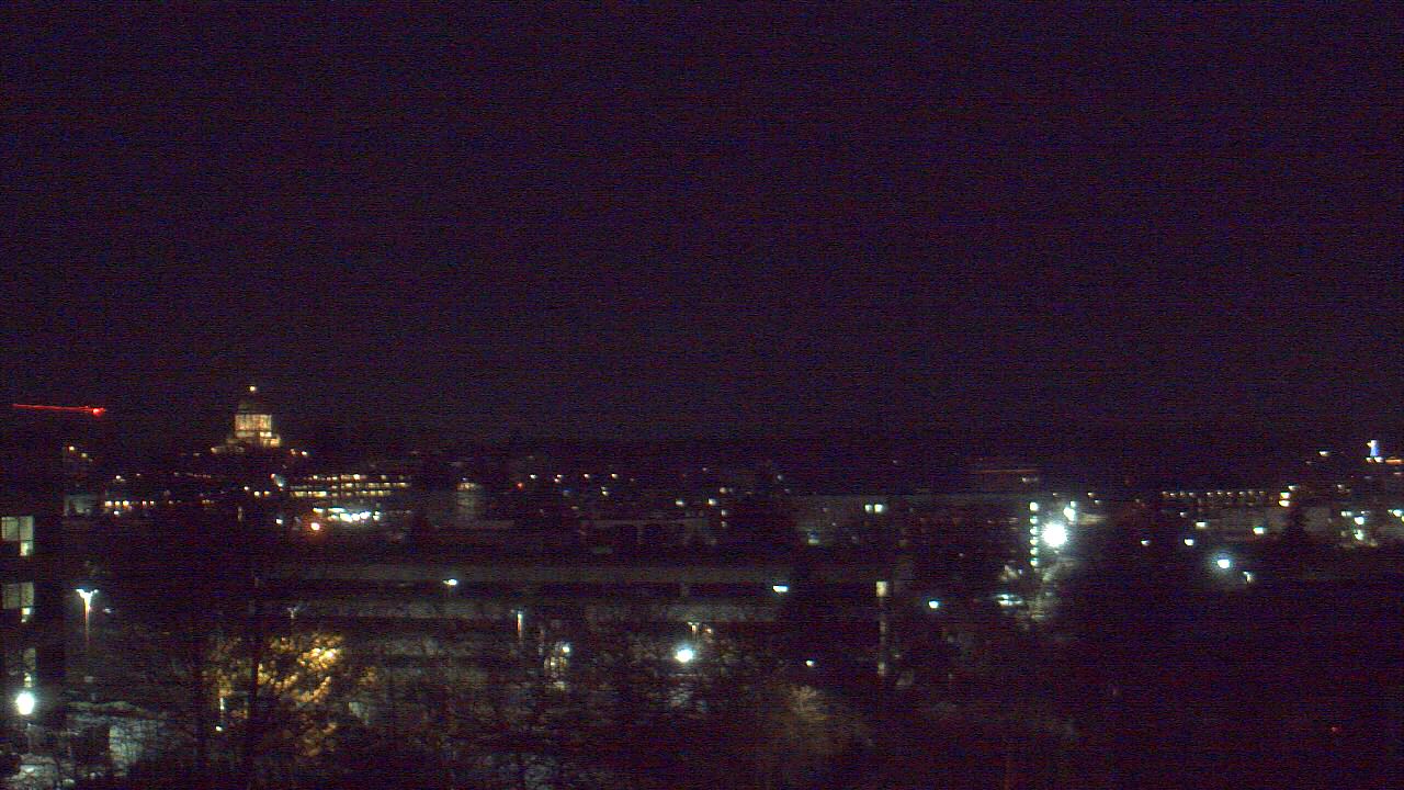 Thumbnail for current weather camera view from Avanti HS in Olympia, Washington