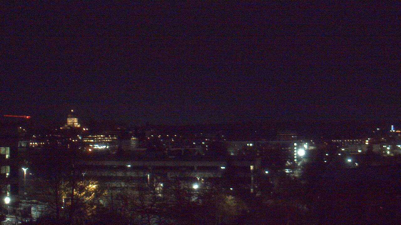 Thumbnail for current weather camera view from Avanti HS in Olympia, Washington