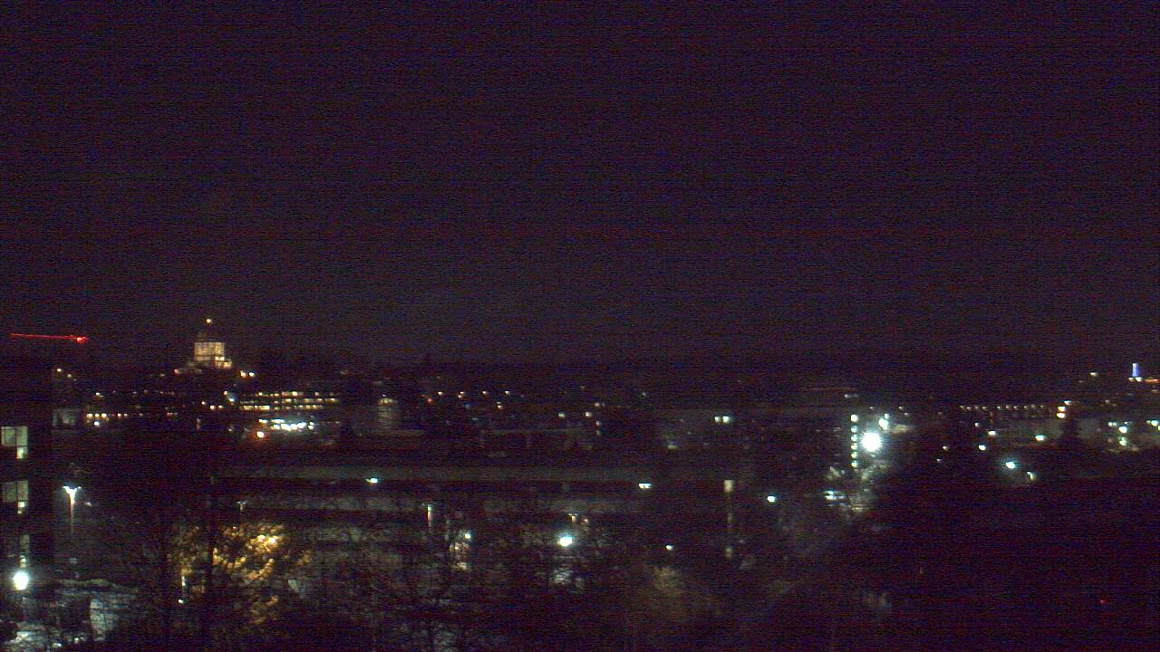 Thumbnail for current weather camera view from Avanti HS in Olympia, Washington