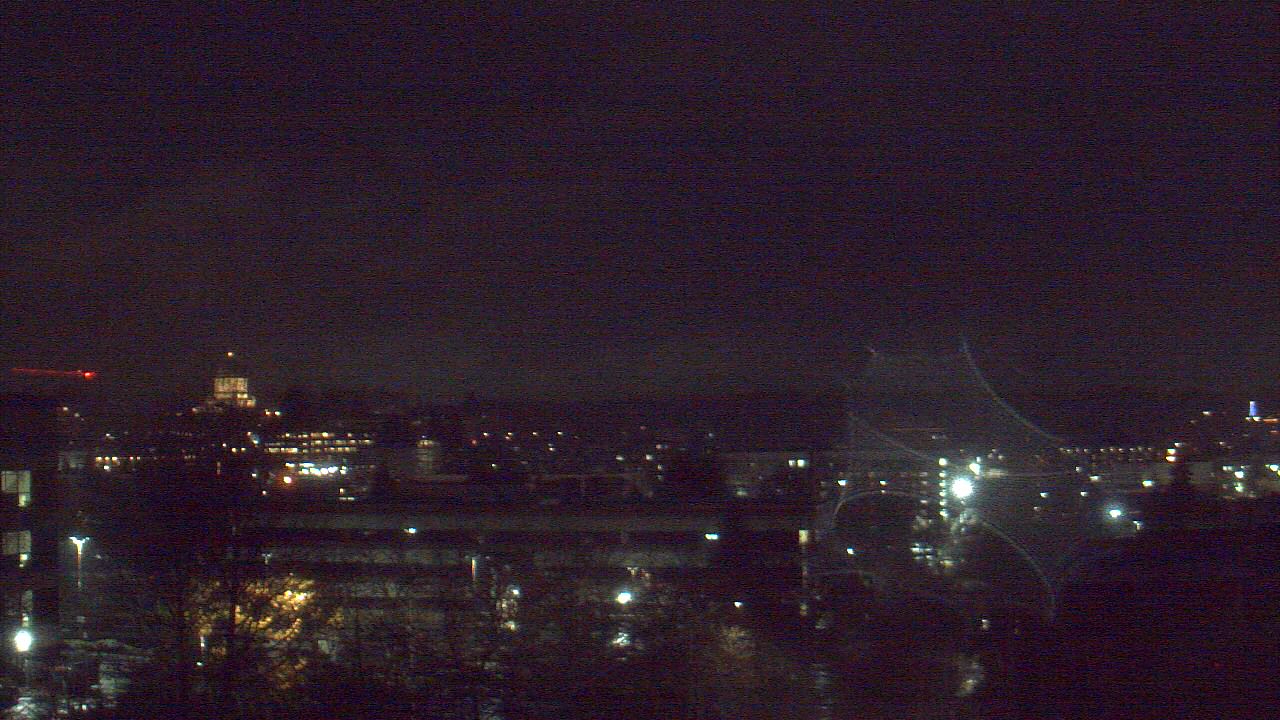 Thumbnail for current weather camera view from Avanti HS in Olympia, Washington