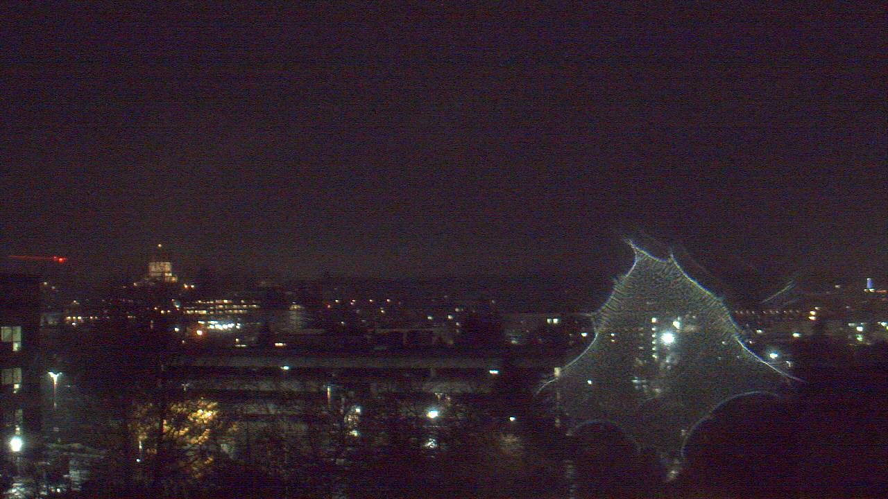 Thumbnail for current weather camera view from Avanti HS in Olympia, Washington