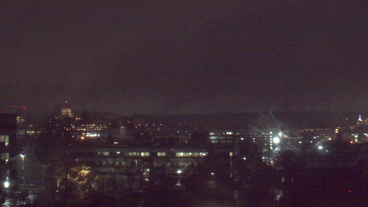 Thumbnail for current weather camera view from Avanti HS in Olympia, Washington