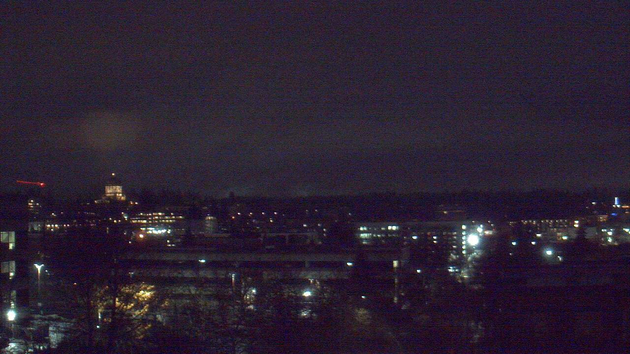 Thumbnail for current weather camera view from Avanti HS in Olympia, Washington