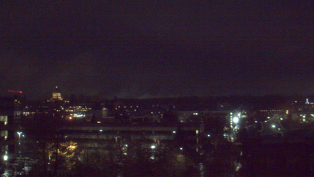 Thumbnail for current weather camera view from Avanti HS in Olympia, Washington