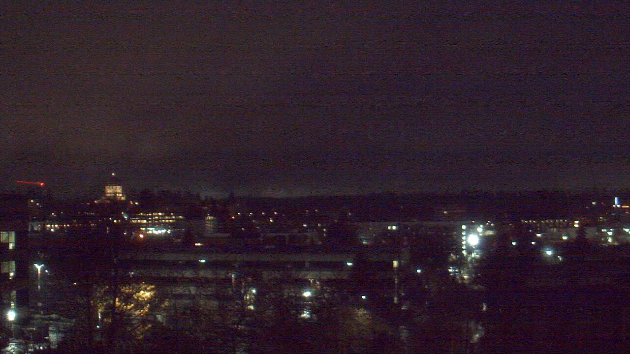 Thumbnail for current weather camera view from Avanti HS in Olympia, Washington