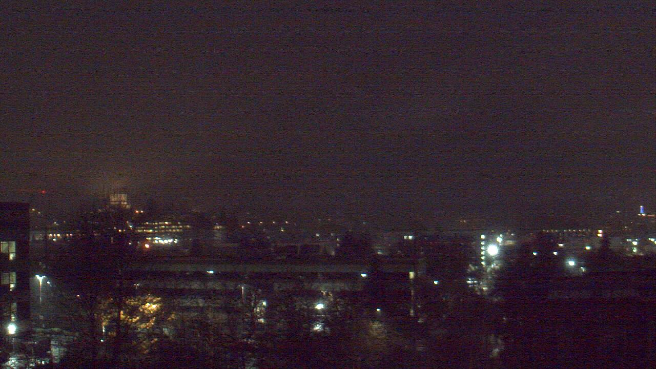 Thumbnail for current weather camera view from Avanti HS in Olympia, Washington