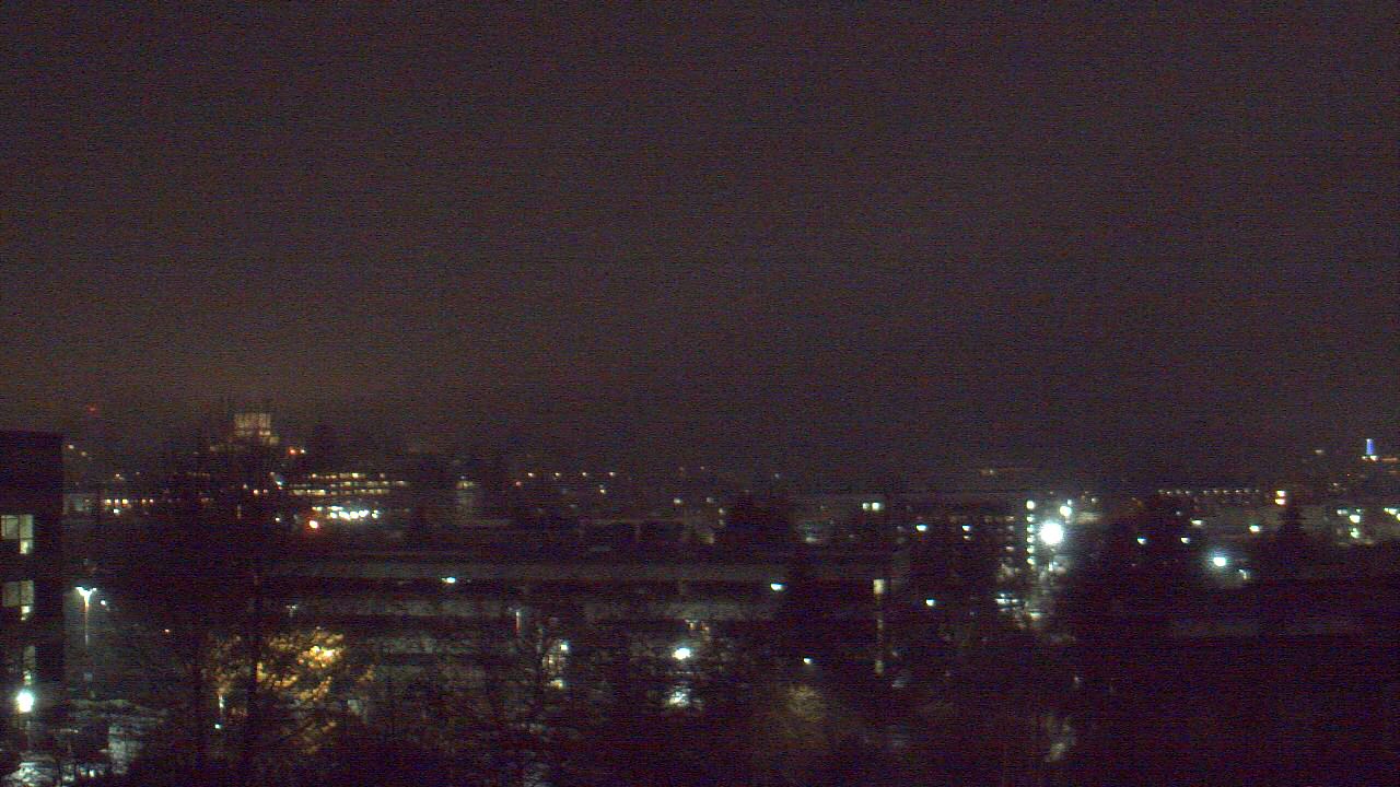 Thumbnail for current weather camera view from Avanti HS in Olympia, Washington