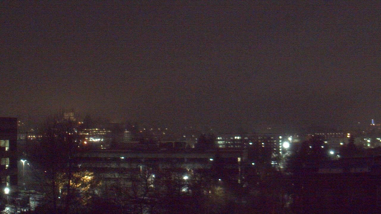 Thumbnail for current weather camera view from Avanti HS in Olympia, Washington