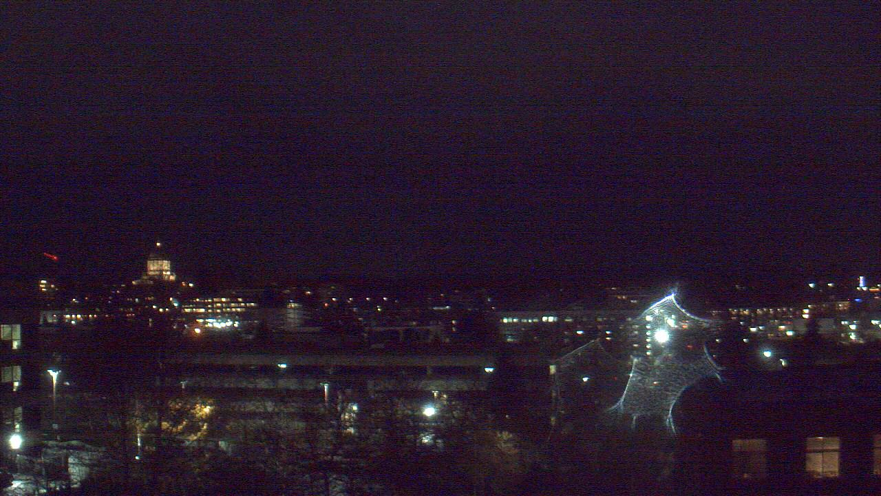 Thumbnail for current weather camera view from Avanti HS in Olympia, Washington