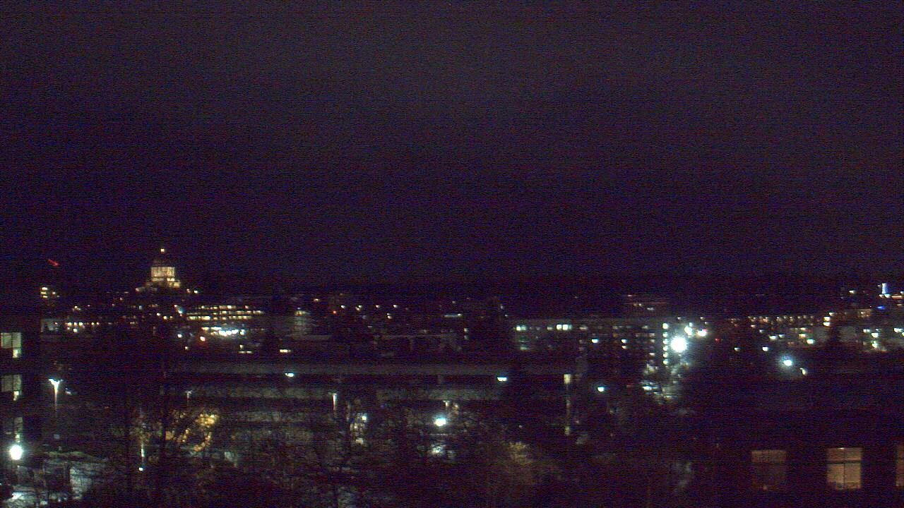 Thumbnail for current weather camera view from Avanti HS in Olympia, Washington