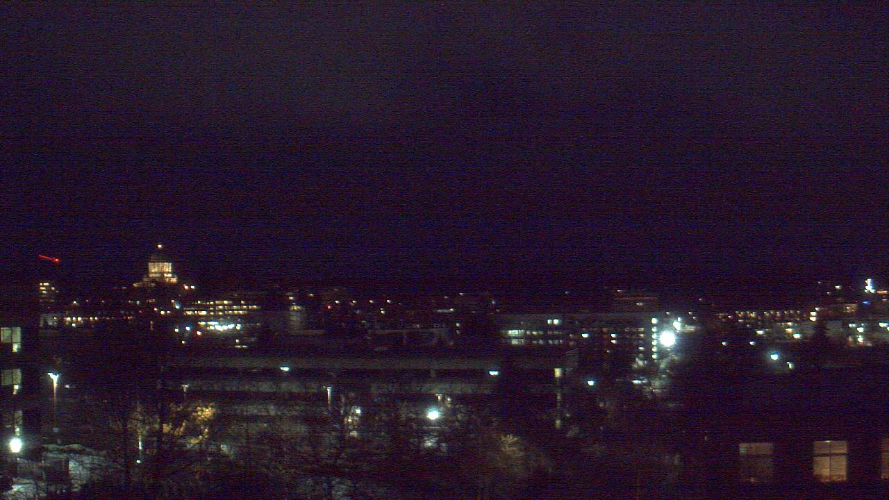 Thumbnail for current weather camera view from Avanti HS in Olympia, Washington