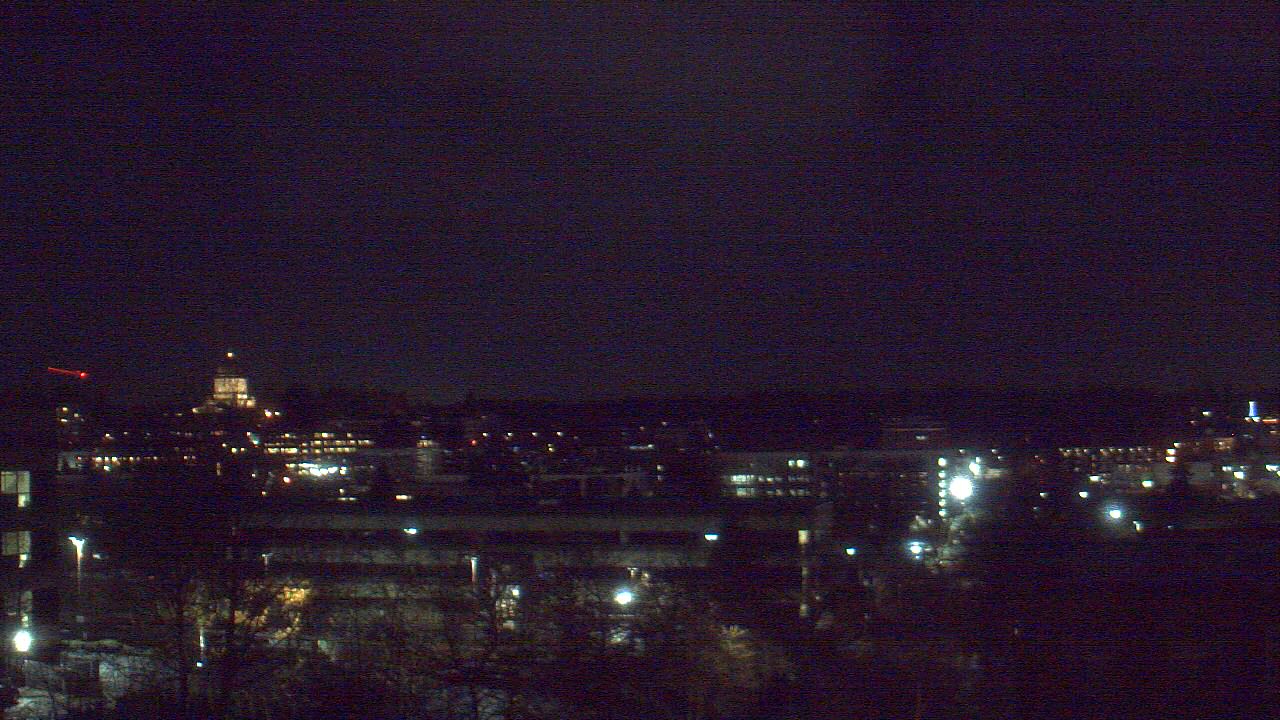 Thumbnail for current weather camera view from Avanti HS in Olympia, Washington