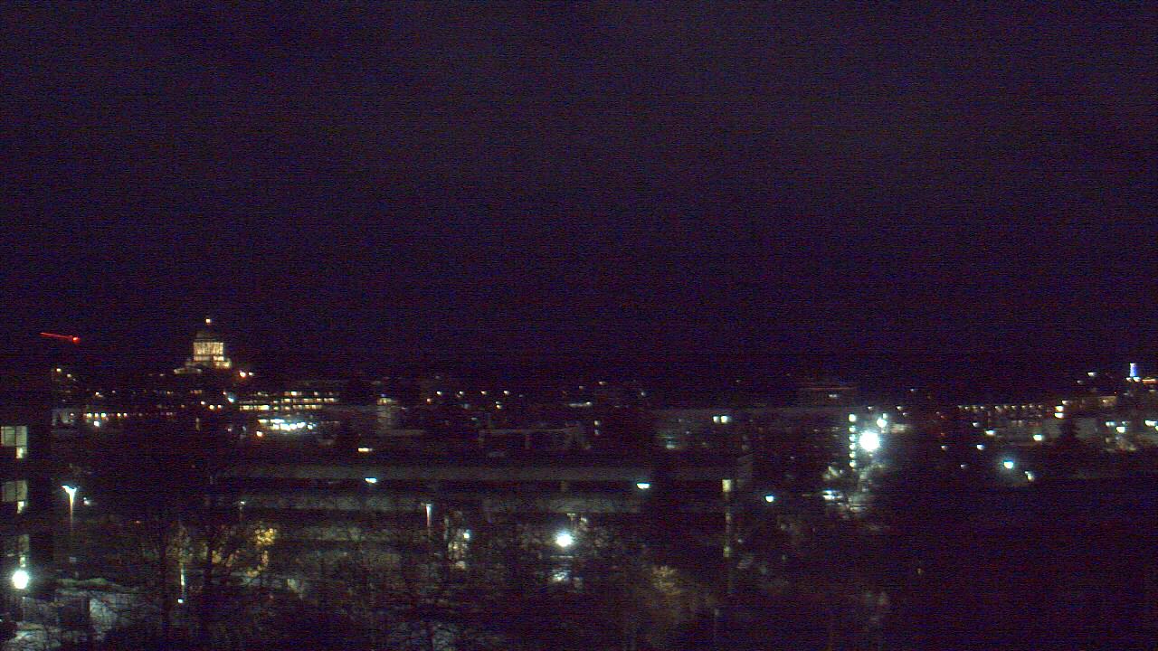 Thumbnail for current weather camera view from Avanti HS in Olympia, Washington