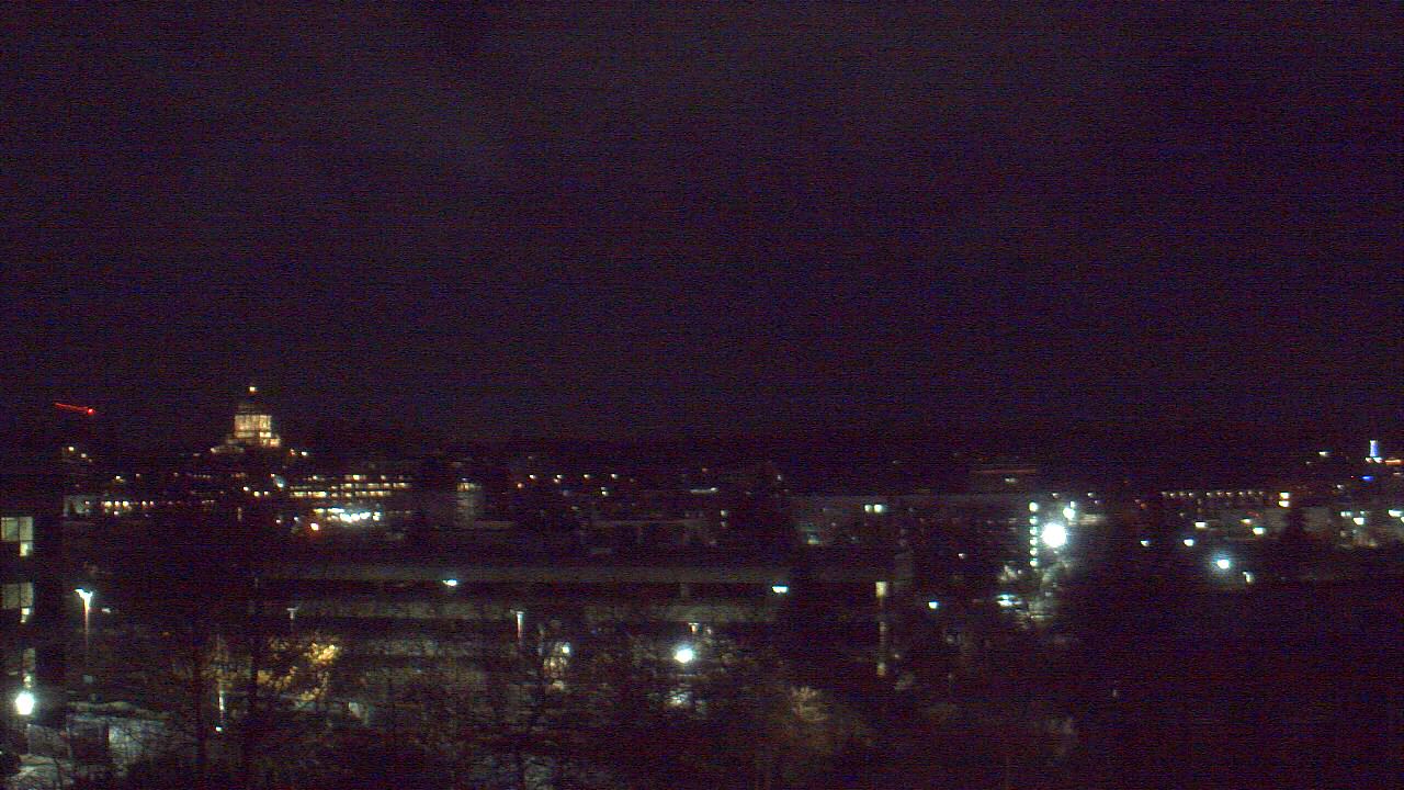 Thumbnail for current weather camera view from Avanti HS in Olympia, Washington