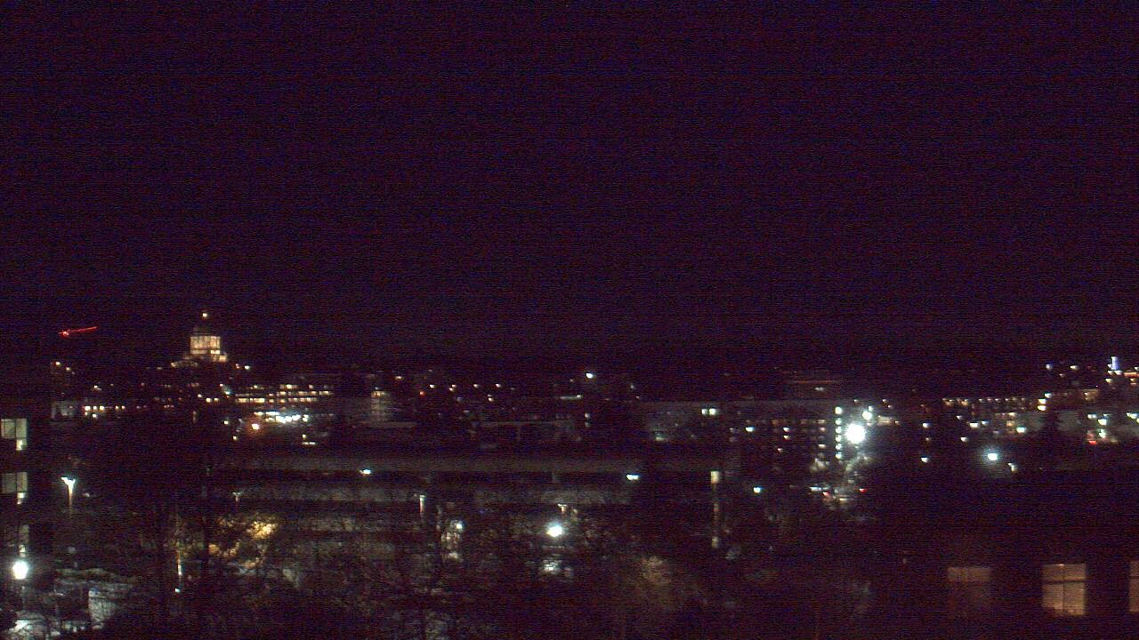 Thumbnail for current weather camera view from Avanti HS in Olympia, Washington