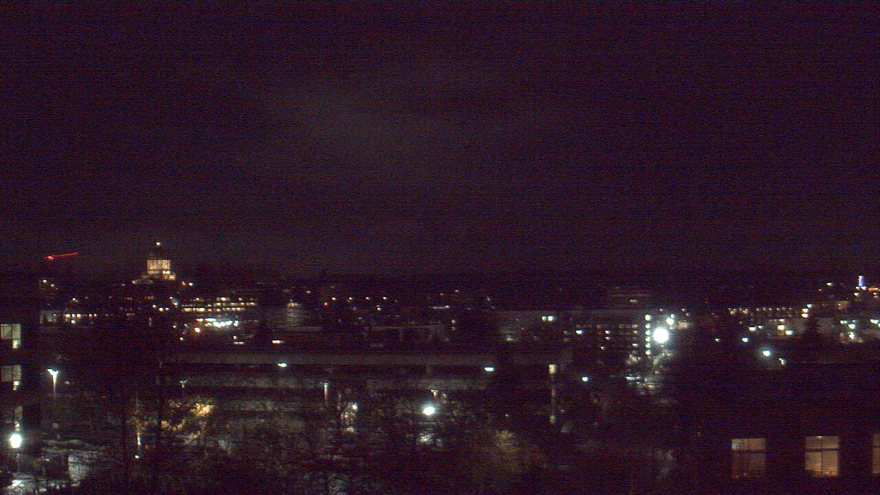 Thumbnail for current weather camera view from Avanti HS in Olympia, Washington