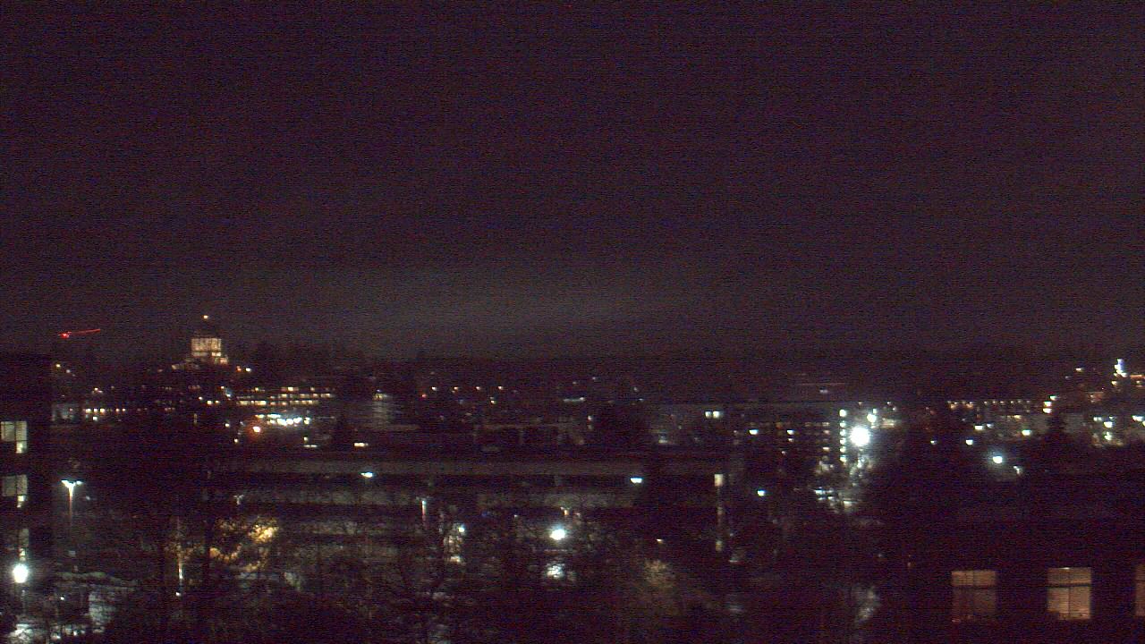 Thumbnail for current weather camera view from Avanti HS in Olympia, Washington