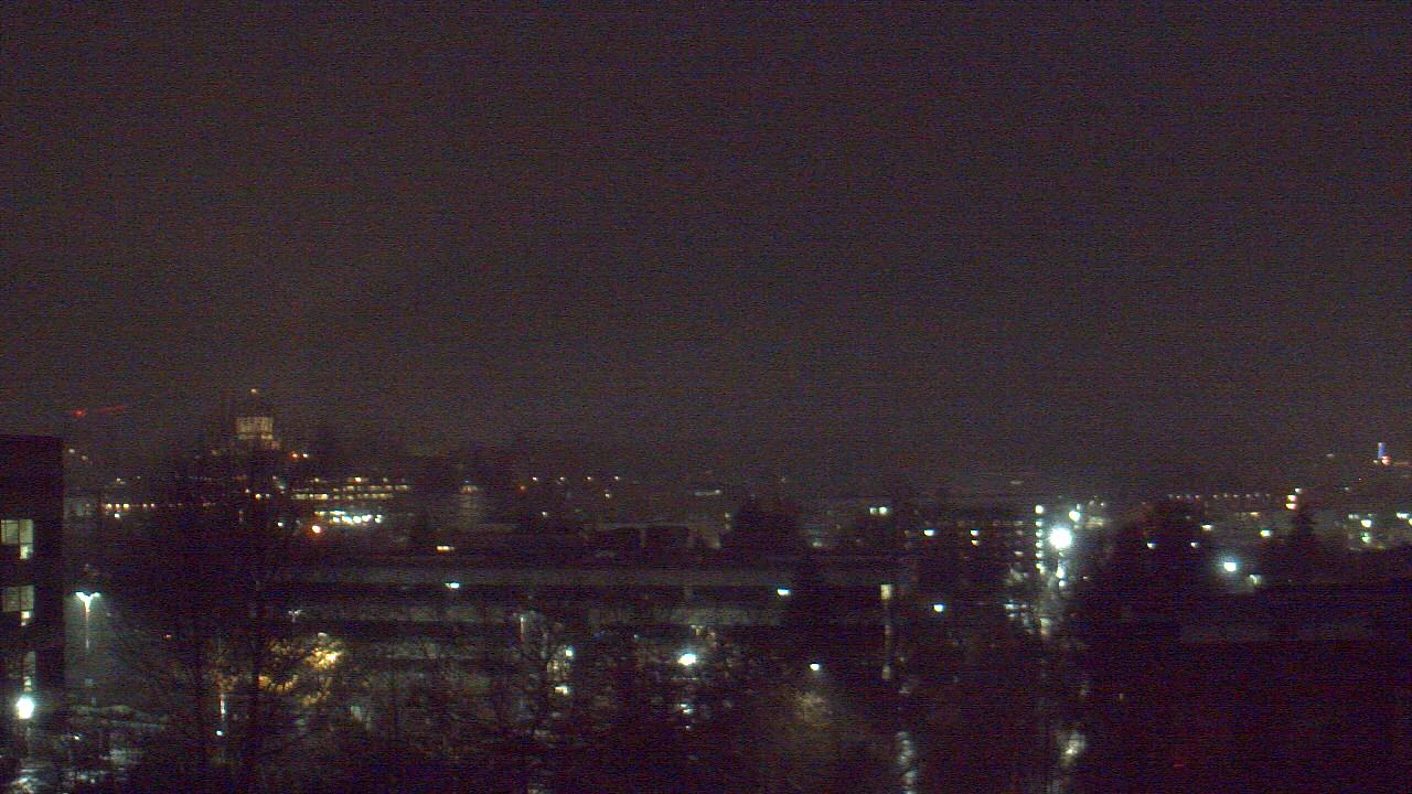 Thumbnail for current weather camera view from Avanti HS in Olympia, Washington