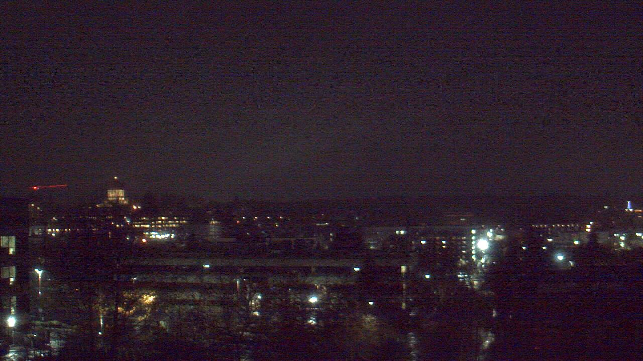 Thumbnail for current weather camera view from Avanti HS in Olympia, Washington