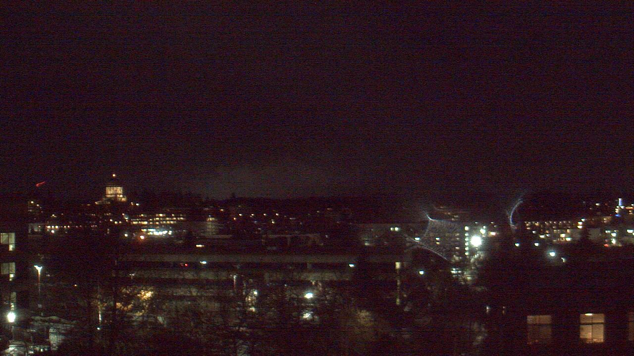 Thumbnail for current weather camera view from Avanti HS in Olympia, Washington