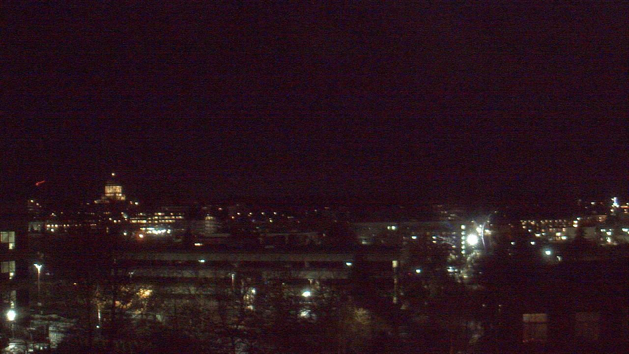 Thumbnail for current weather camera view from Avanti HS in Olympia, Washington