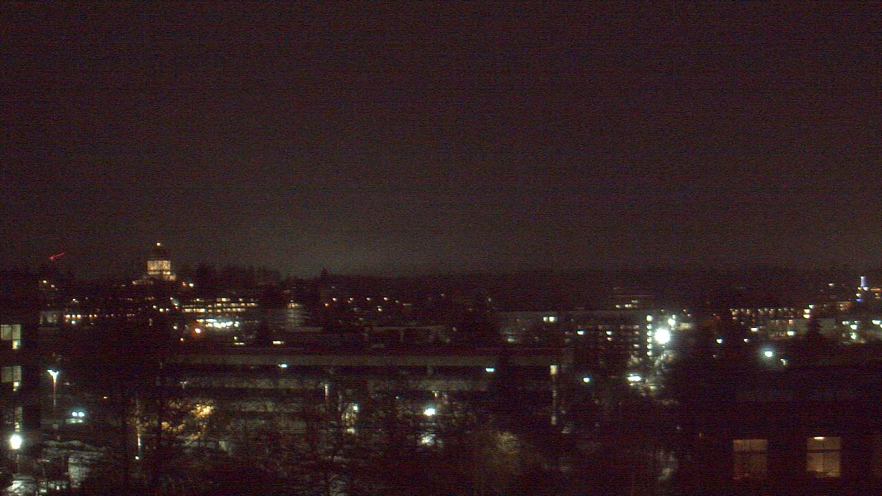 Thumbnail for current weather camera view from Avanti HS in Olympia, Washington