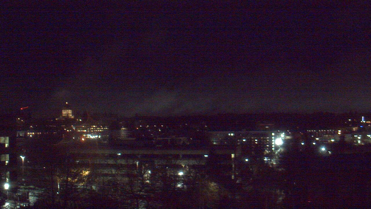 Thumbnail for current weather camera view from Avanti HS in Olympia, Washington
