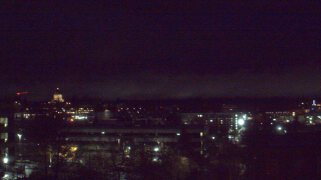 Thumbnail for current weather camera view from Avanti HS in Olympia, Washington