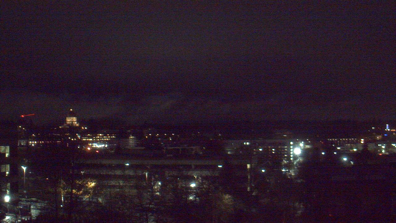 Thumbnail for current weather camera view from Avanti HS in Olympia, Washington