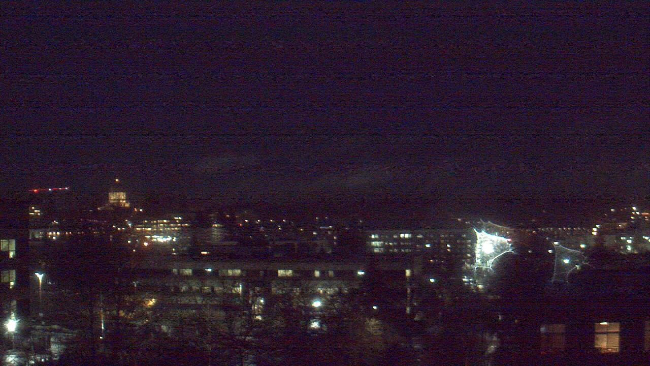 Thumbnail for current weather camera view from Avanti HS in Olympia, Washington