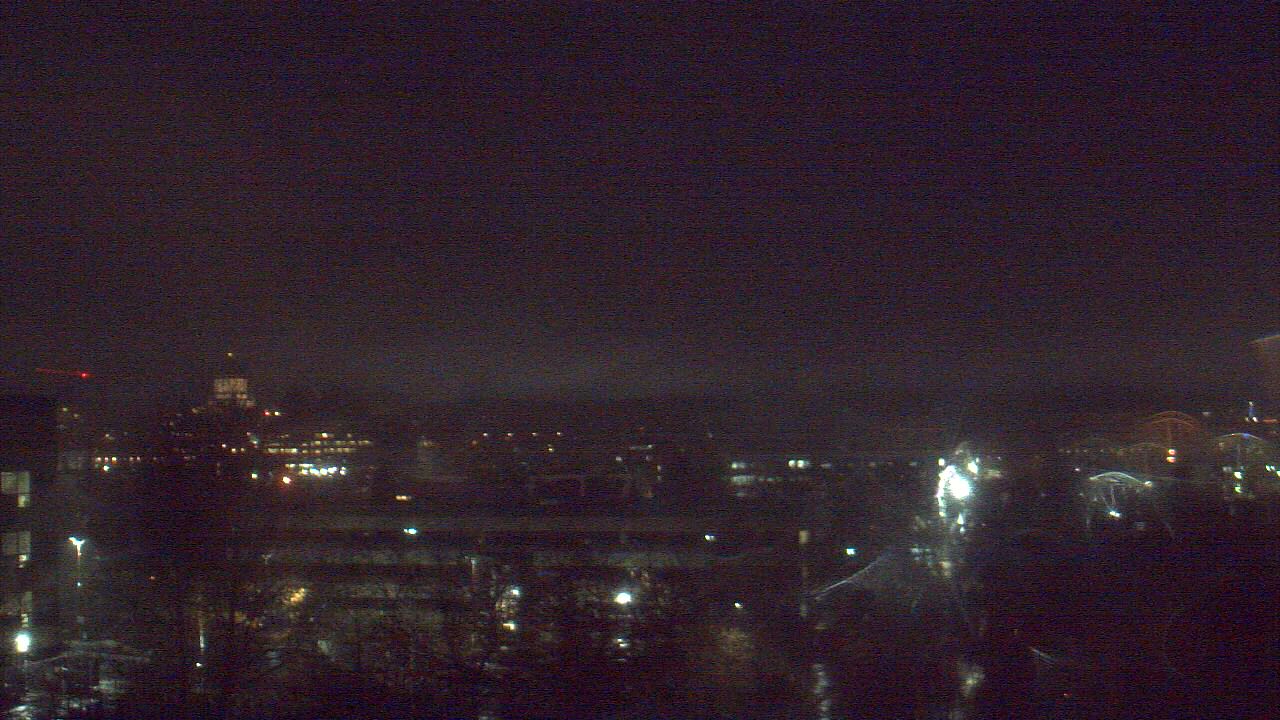 Thumbnail for current weather camera view from Avanti HS in Olympia, Washington