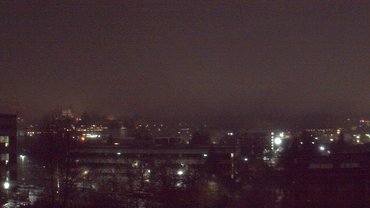 Thumbnail for current weather camera view from Avanti HS in Olympia, Washington