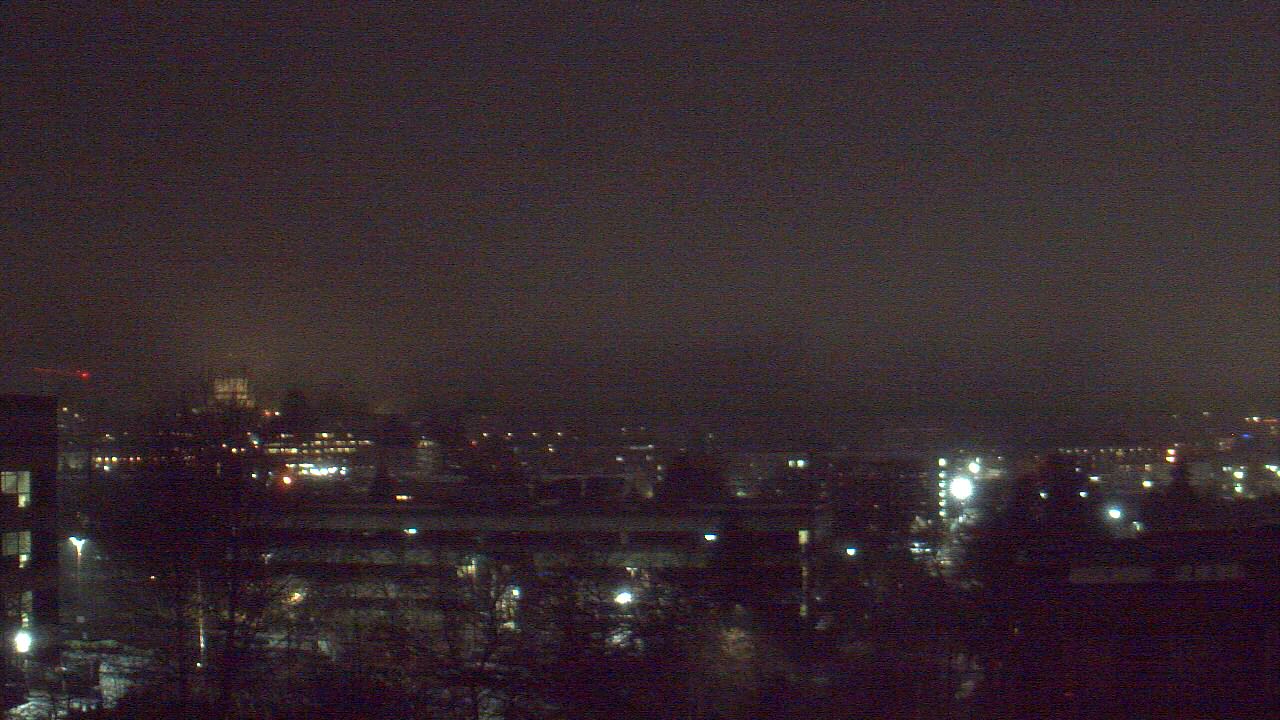 Thumbnail for current weather camera view from Avanti HS in Olympia, Washington