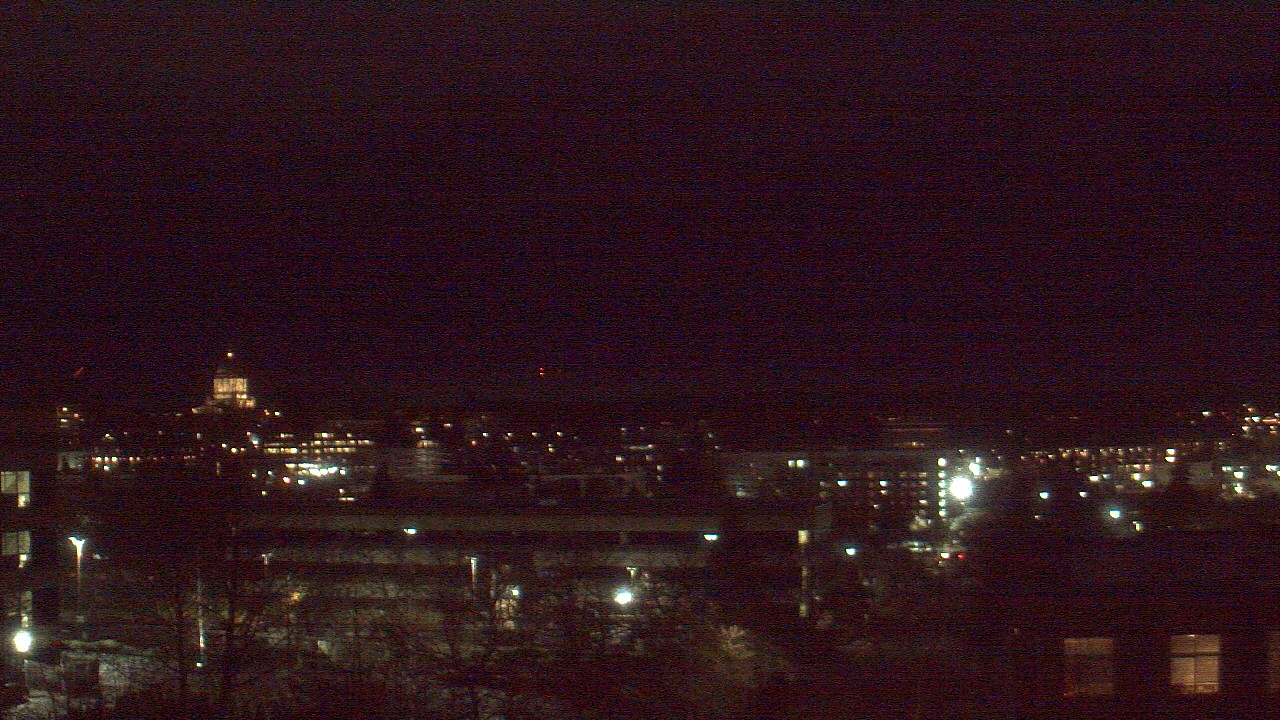 Thumbnail for current weather camera view from Avanti HS in Olympia, Washington
