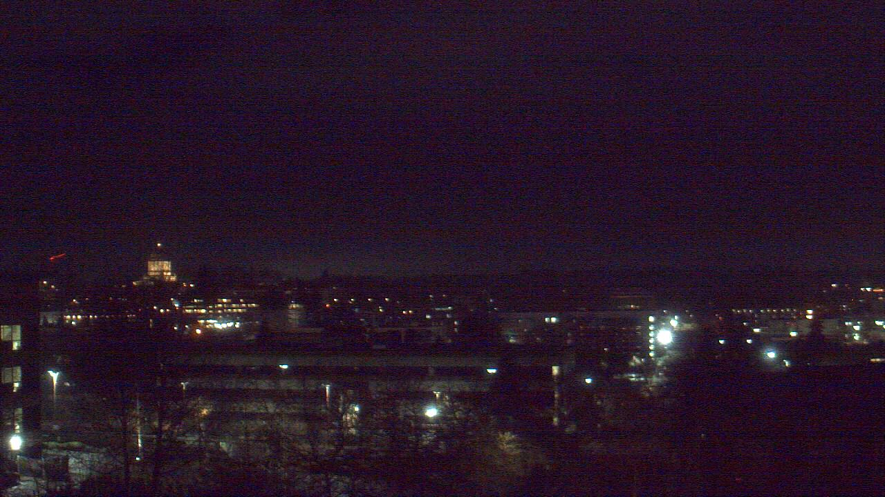 Thumbnail for current weather camera view from Avanti HS in Olympia, Washington