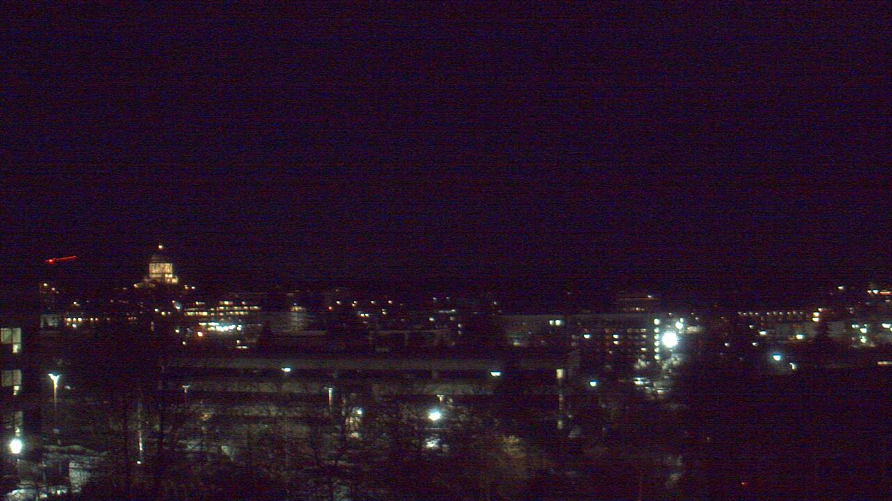 Thumbnail for current weather camera view from Avanti HS in Olympia, Washington