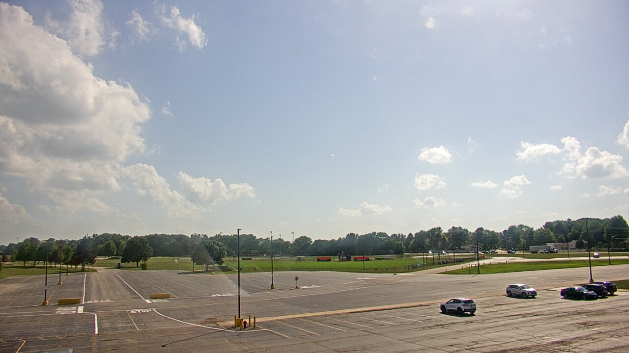 Thumbnail for current weather camera view from Oswego HS in Oswego, Illinois