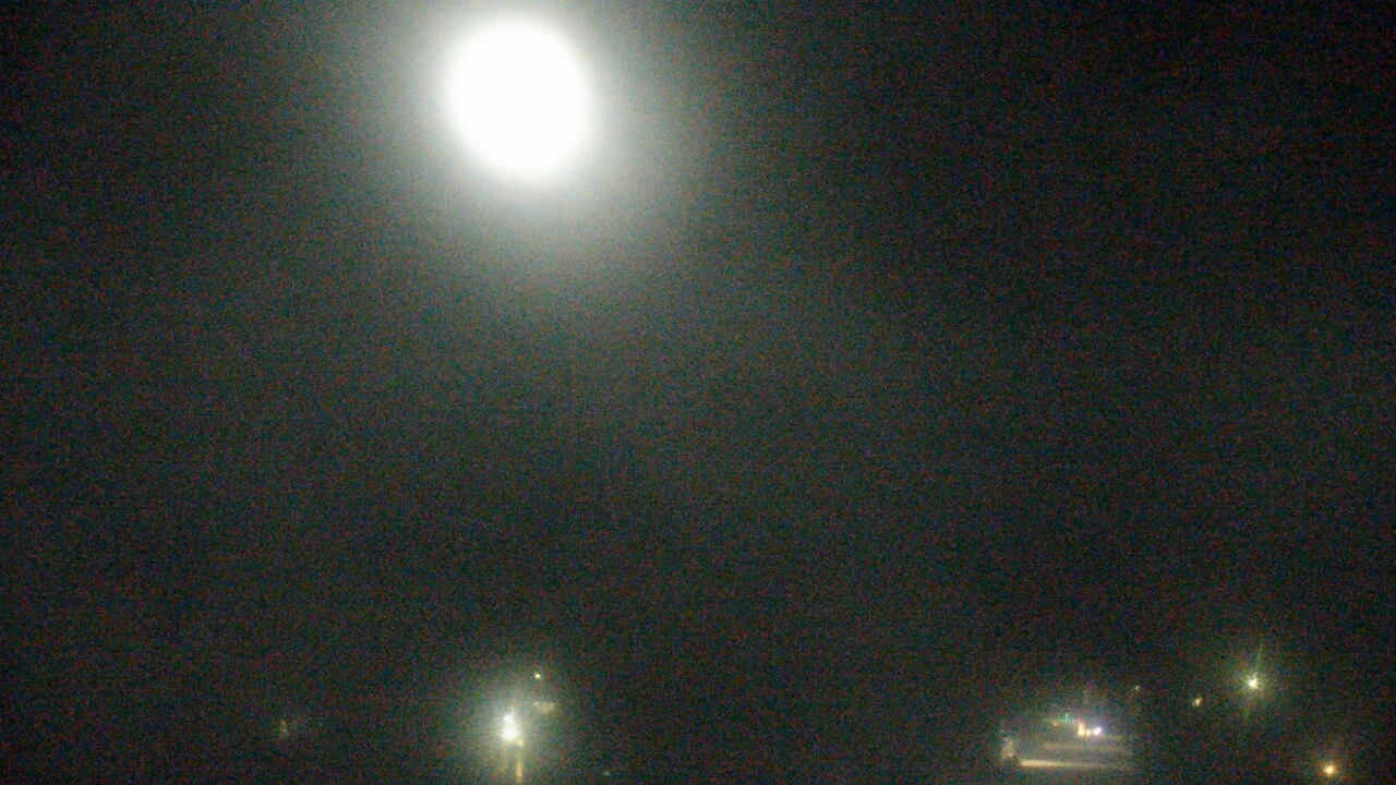 Thumbnail for current weather camera view from W. Mack Lyon MS in Moapa Valley, Nevada