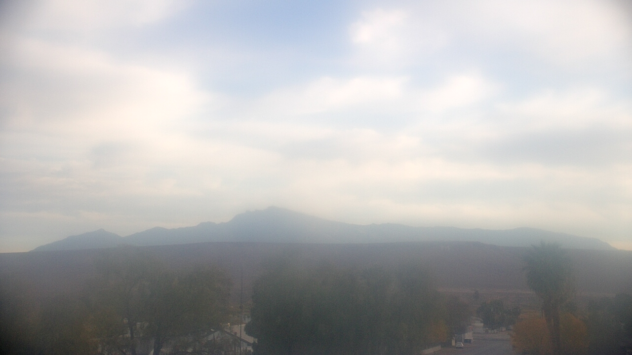 Thumbnail for current weather camera view from W. Mack Lyon MS in Moapa Valley, Nevada