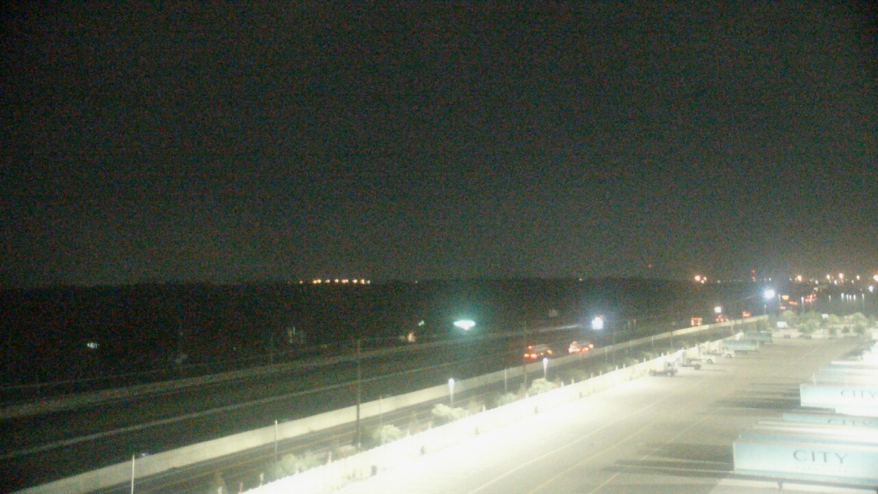 Thumbnail for current weather camera view from CITY Furniture in Plant City, Florida