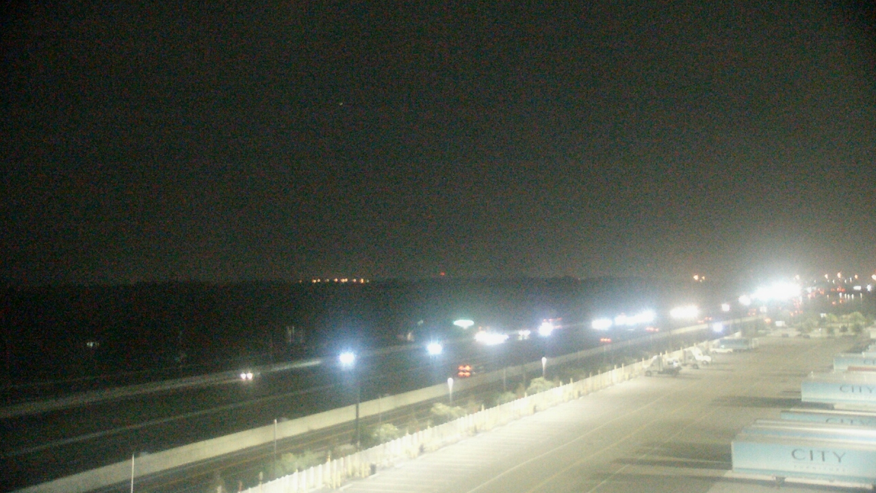 Thumbnail for current weather camera view from CITY Furniture in Plant City, Florida