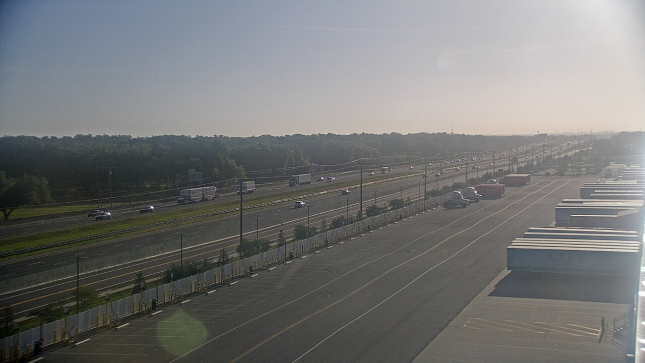 Thumbnail for current weather camera view from CITY Furniture in Plant City, Florida