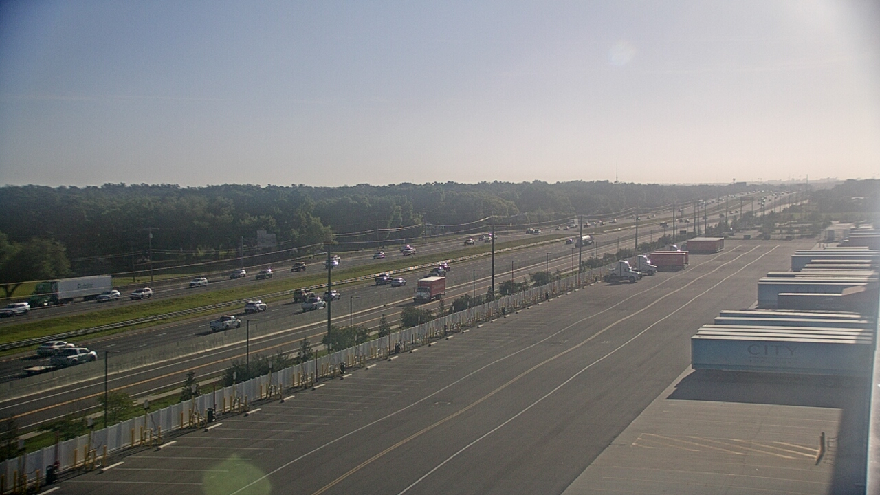 Thumbnail for current weather camera view from CITY Furniture in Plant City, Florida